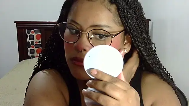 Snapshot of Lolacurly69 chatting on 16, 7, 2026 Lolacurly69 online show from 16, 7, 2026