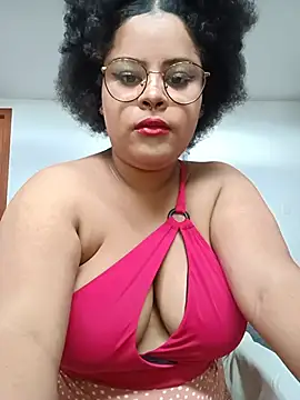 Snapshot of Lolacurly69 chatting on 13, 6, 2026 Lolacurly69 online show from 13, 6, 2026