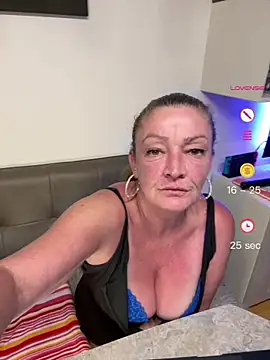 Snapshot of MumGabriela chatting on 26, 7, 2026 MumGabriela online show from 26, 7, 2026