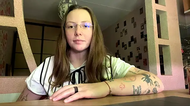 Snapshot of AlisonOhlmacher chatting on 12, 6, 2026 AlisonOhlmacher online show from 12, 6, 2026