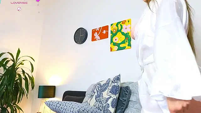 Ginnybabe  online show from 6, 2, 2026