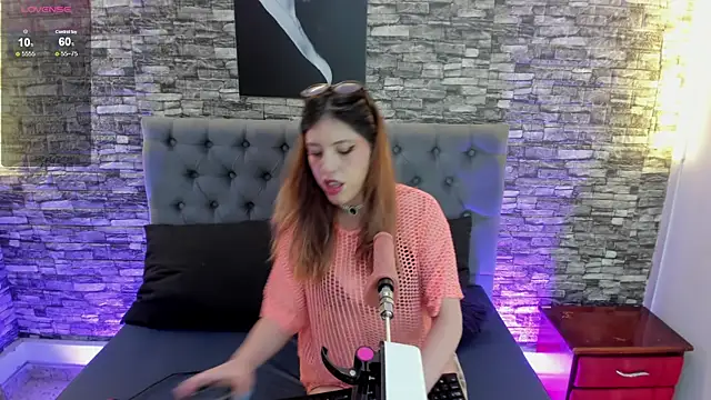 Snapshot of AngeliqueGirard chatting on 18, 7, 2026 AngeliqueGirard online show from 18, 7, 2026