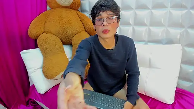 Snapshot of maximo_2019 chatting on 5, 7, 2026 maximo 2019 online show from 5, 7, 2026
