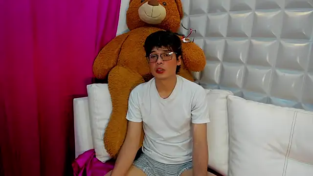Snapshot of maximo_2019 chatting on 6, 7, 2026 maximo 2019 online show from 6, 7, 2026