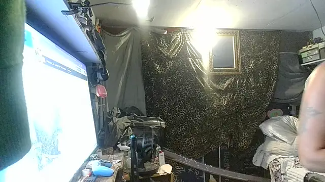 CrowdedAmbrosia8 online show from 7, 8, 2026