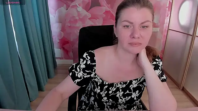 Snapshot of LunaKissesx chatting on 12, 6, 2026 LunaKissesx online show from 12, 6, 2026