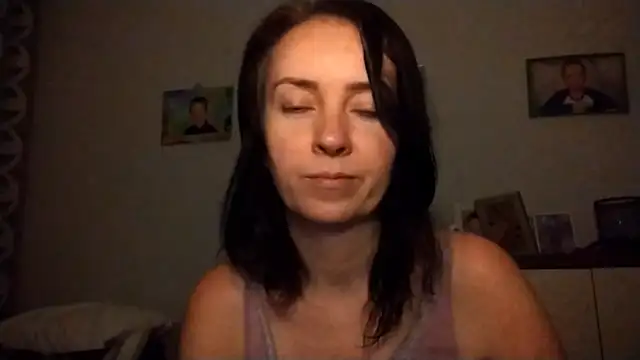 JenniferAlone online show from 4, 7, 2026