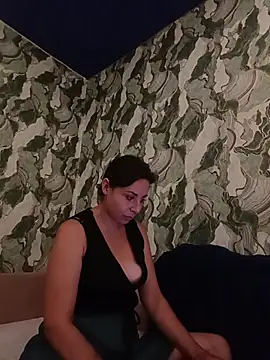 Snapshot of MichelleWoood chatting on 22, 7, 2026 MichelleWoood online show from 22, 7, 2026