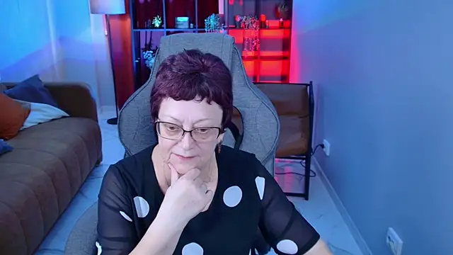 Snapshot of IsoldeMirevain chatting on 14, 6, 2026 IsoldeMirevain online show from 14, 6, 2026