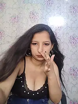 Snapshot of Queen_Rosyy chatting on 18, 6, 2026 Queen Rosyy online show from 18, 6, 2026