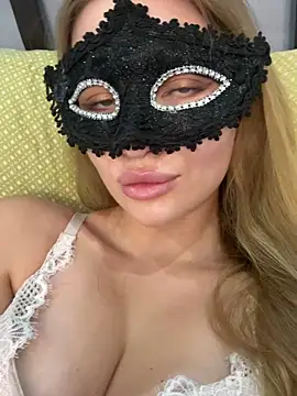 AlexandraMoore03 online show from 17, 7, 2026