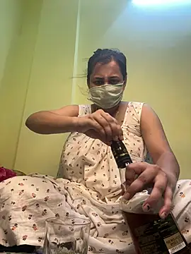 Snapshot of Roshini_06 chatting on 17, 6, 2026 Roshini 06 online show from 17, 6, 2026