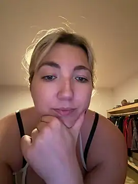 Snapshot of LauraStarr chatting on 22, 7, 2026 LauraStarr online show from 22, 7, 2026