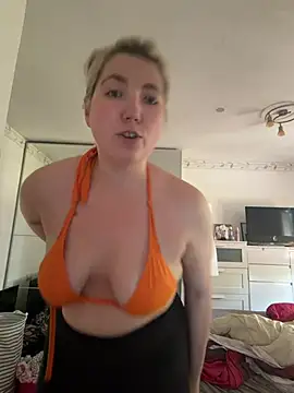 Snapshot of LauraStarr chatting on 24, 6, 2026 LauraStarr online show from 24, 6, 2026
