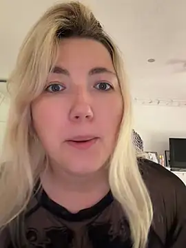 Snapshot of LauraStarr chatting on 17, 6, 2026 LauraStarr online show from 17, 6, 2026