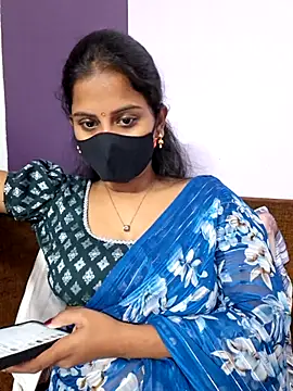 Clara-Lilly online show from 26, 6, 2026