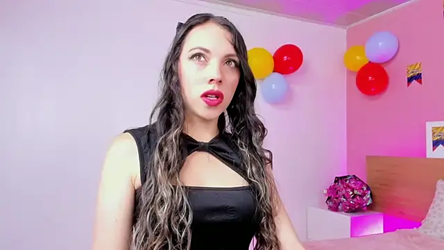 Snapshot of AshleyBenoitt chatting on 10, 7, 2026 AshleyBenoitt online show from 10, 7, 2026