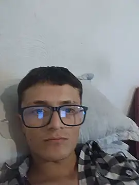 Snapshot of Davitfitnosuke chatting on 8, 6, 2026 Davitfitnosuke online show from 8, 6, 2026