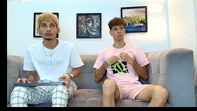 Snapshot of Hot_skinny_guys chatting on 12, 6, 2026 Hot skinny guys online show from 12, 6, 2026