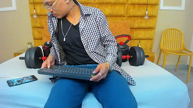 Pixelriott online show from 25, 7, 2026