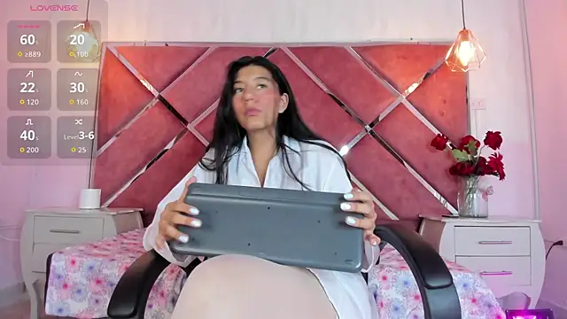 Carla Alvez online show from 22, 7, 2026