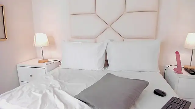 NaomiCambels online show from 21, 6, 2026