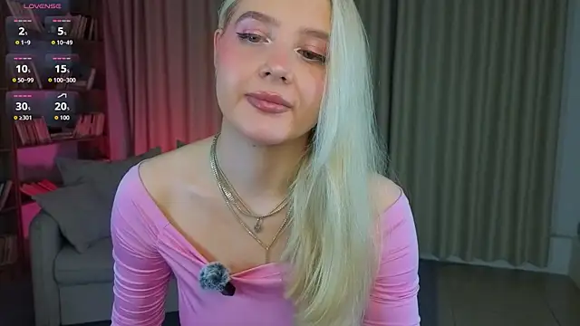 OlliviaBr0wn online show from 20, 6, 2026