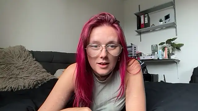 Snapshot of LeaLoveXXX chatting on 6, 7, 2026 LeaLoveXXX online show from 6, 7, 2026