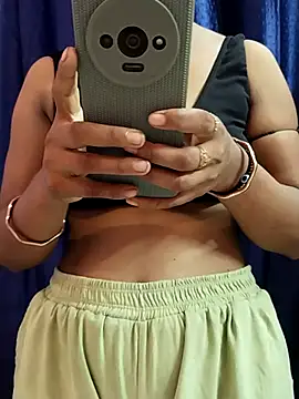 Snapshot of sapna_aura chatting on 15, 7, 2026 sapna aura online show from 15, 7, 2026
