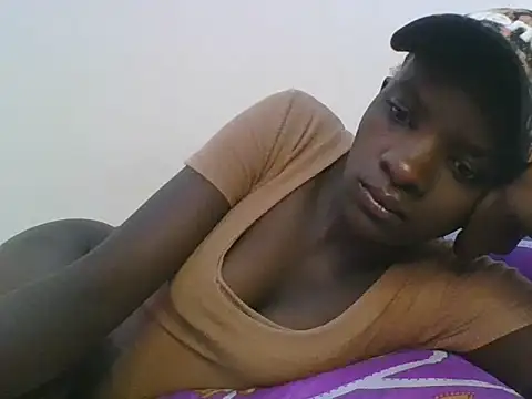 Snapshot of ebonypetite2 chatting on 9, 7, 2026 ebonypetite2 online show from 9, 7, 2026