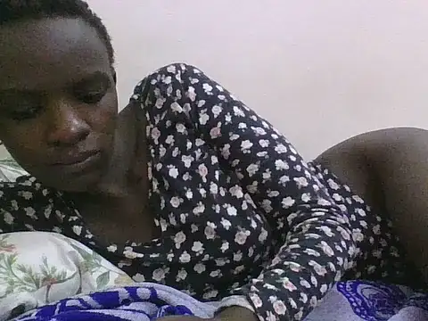 Snapshot of ebonypetite2 chatting on 16, 7, 2026 ebonypetite2 online show from 16, 7, 2026