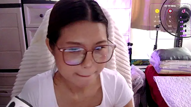 urgrl portia online show from 24, 7, 2026