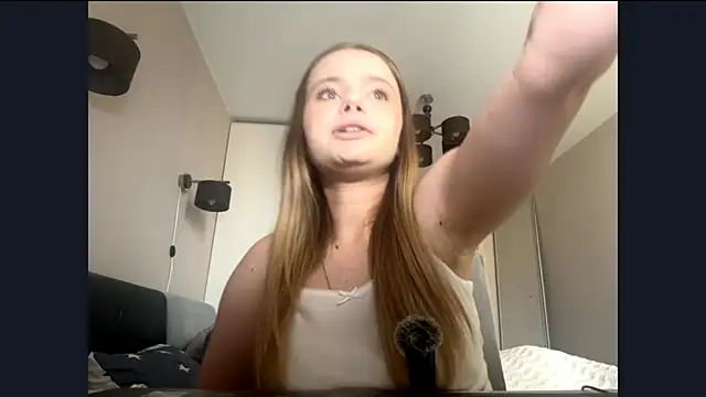 Snapshot of ChauKusak chatting on 10, 6, 2026 ChauKusak online show from 10, 6, 2026