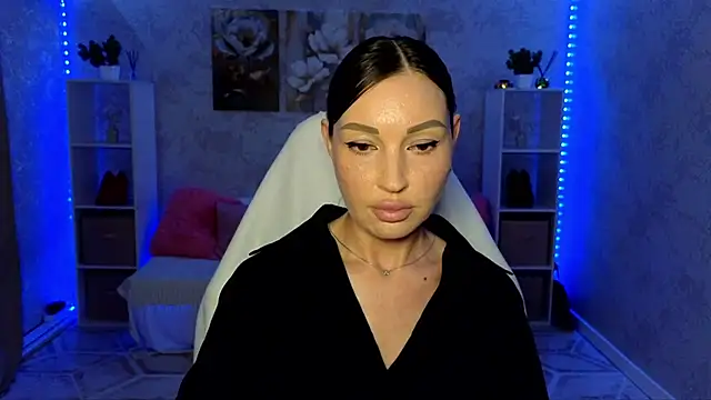 NikoleMills online show from 6, 7, 2026
