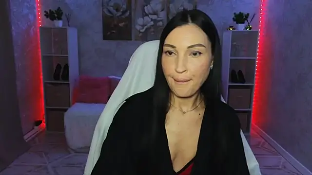 NikoleMills online show from 18, 7, 2026
