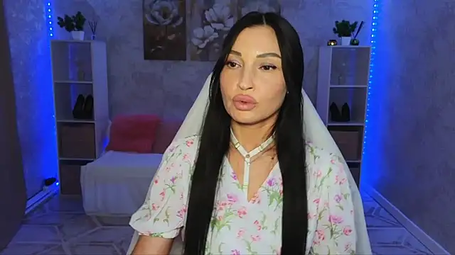 NikoleMills online show from 24, 7, 2026