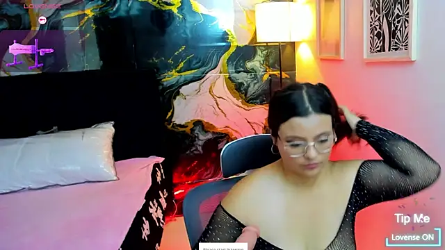 Miss Kloee online show from 12, 7, 2026