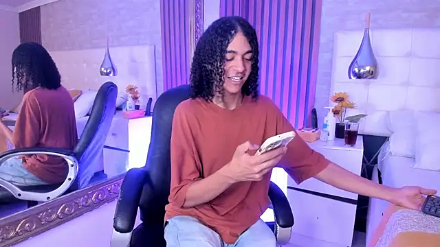 KyleeSmiith online show from 19, 6, 2026