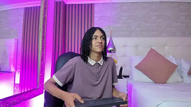 KyleeSmiith online show from 23, 6, 2026