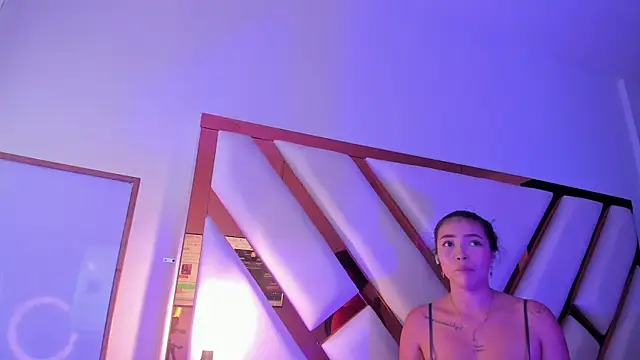 Mariana Smiith  online show from 27, 7, 2026