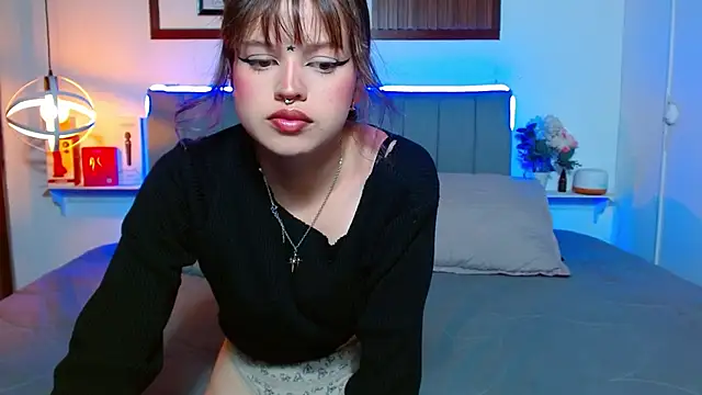 Evelynn fox  online show from 25, 6, 2026