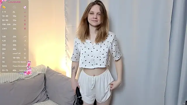 Snapshot of sweetie-cat chatting on 4, 7, 2026 sweetie-cat online show from 4, 7, 2026