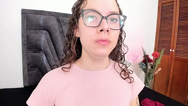 Snapshot of ParisMendez chatting on 12, 7, 2026 ParisMendez online show from 12, 7, 2026