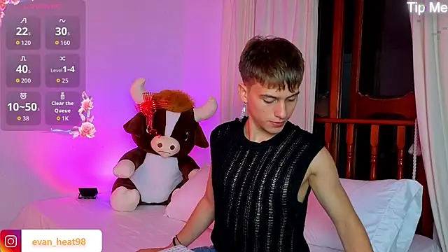 Snapshot of Evaan_Hot chatting on 13, 6, 2026 Evaan Hot online show from 13, 6, 2026