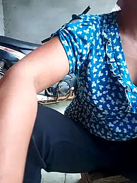 Snapshot of Chin-ni chatting on 12, 6, 2026 Chin-ni online show from 12, 6, 2026