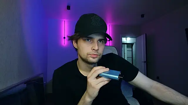 Snapshot of matthewglitch chatting on 10, 6, 2026 matthewglitch online show from 10, 6, 2026