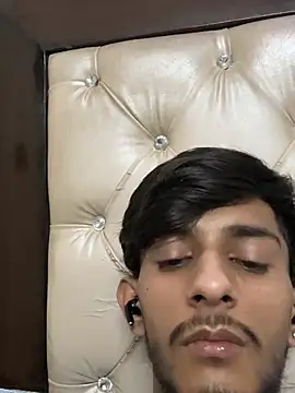 Snapshot of ronnnnn718 chatting on 17, 6, 2026 ronnnnn718 online show from 17, 6, 2026