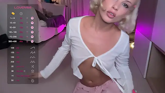 Snapshot of polino4ka6999 chatting on 4, 7, 2026 polino4ka6999 online show from 4, 7, 2026