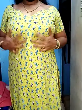 Snapshot of tamil_sarah chatting on 28, 7, 2026 tamil sarah online show from 28, 7, 2026