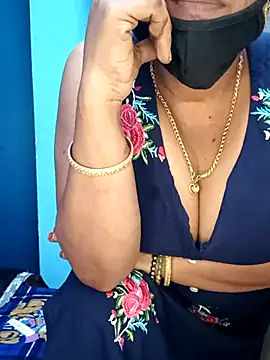 Snapshot of tamil_sarah chatting on 26, 7, 2026 tamil sarah online show from 26, 7, 2026